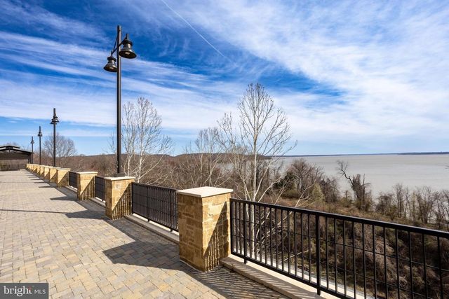 2425 MORGANS POINT DR, Dumfries, VA 22026