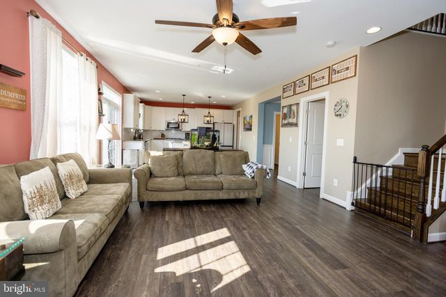 2425 MORGANS POINT DR, Dumfries, VA 22026