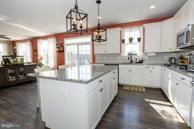 2425 MORGANS POINT DR, Dumfries, VA 22026
