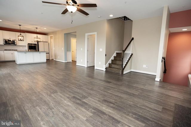 2425 MORGANS POINT DR, Dumfries, VA 22026