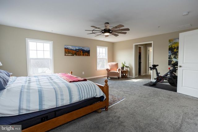 2425 MORGANS POINT DR, Dumfries, VA 22026