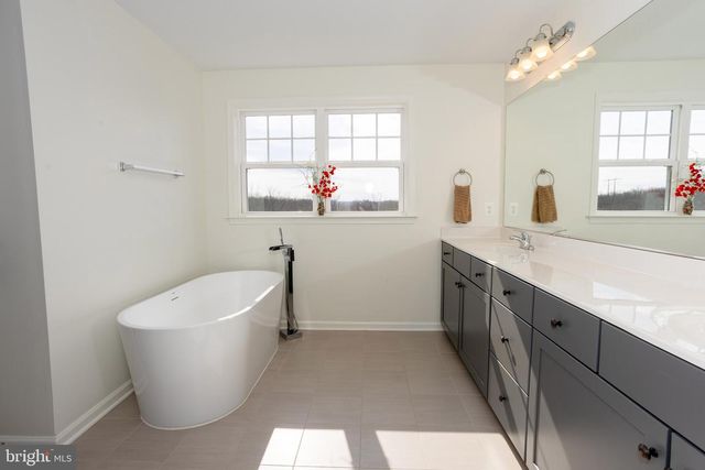 2425 MORGANS POINT DR, Dumfries, VA 22026