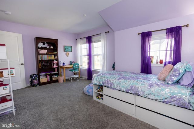 2425 MORGANS POINT DR, Dumfries, VA 22026