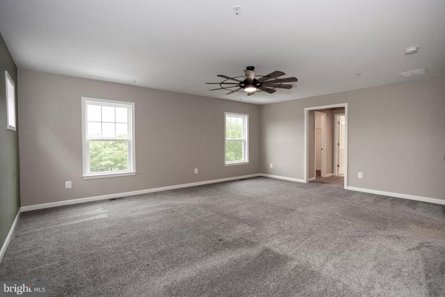 2425 MORGANS POINT DR, Dumfries, VA 22026