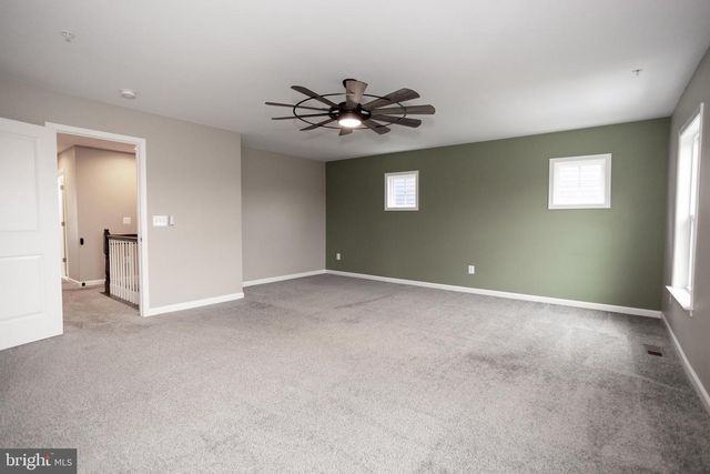 2425 MORGANS POINT DR, Dumfries, VA 22026