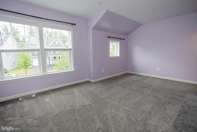 2425 MORGANS POINT DR, Dumfries, VA 22026