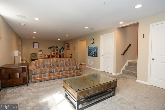 2425 MORGANS POINT DR, Dumfries, VA 22026
