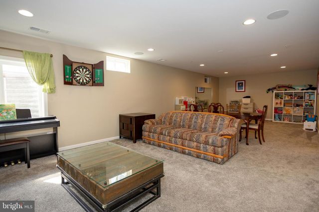 2425 MORGANS POINT DR, Dumfries, VA 22026