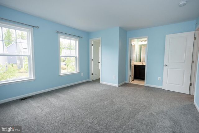 2425 MORGANS POINT DR, Dumfries, VA 22026