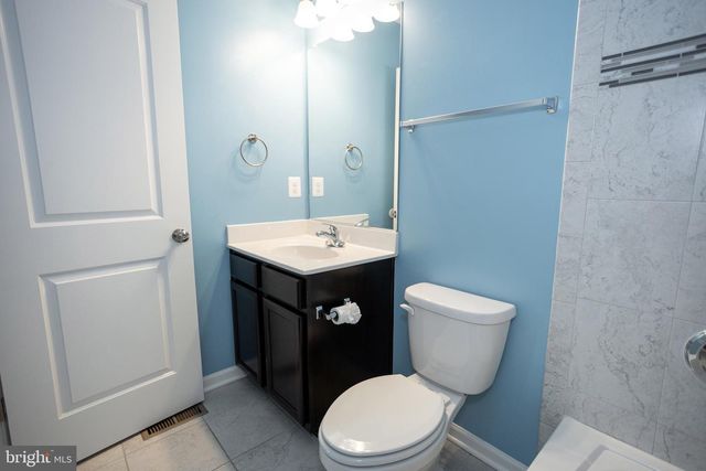 2425 MORGANS POINT DR, Dumfries, VA 22026