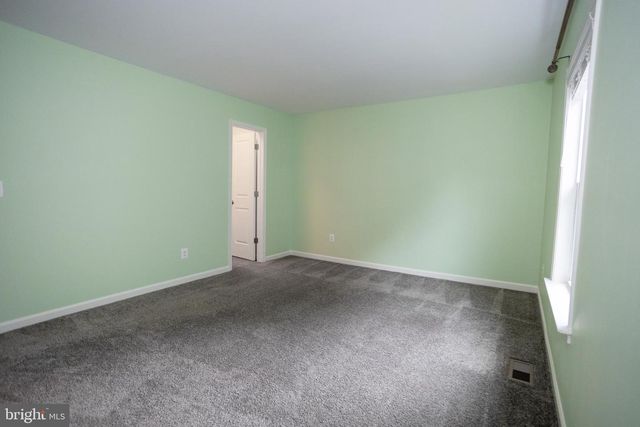 2425 MORGANS POINT DR, Dumfries, VA 22026
