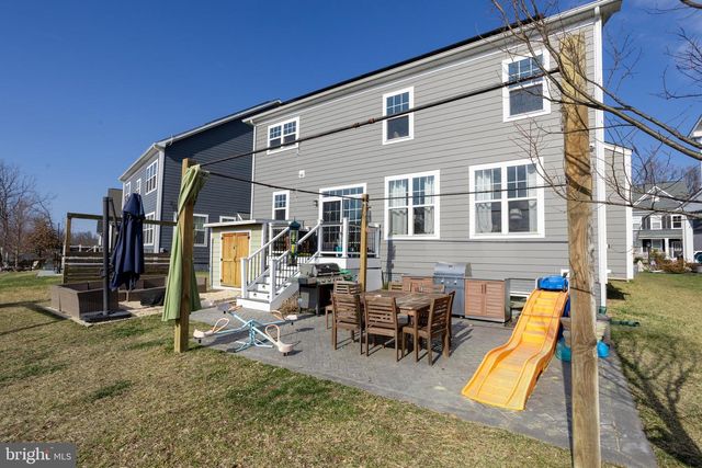 2425 MORGANS POINT DR, Dumfries, VA 22026