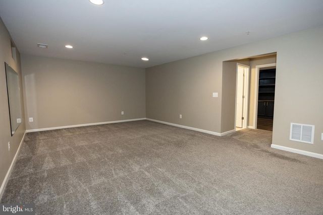 2425 MORGANS POINT DR, Dumfries, VA 22026