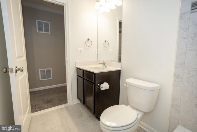 2425 MORGANS POINT DR, Dumfries, VA 22026