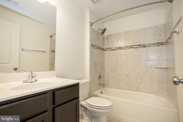 2425 MORGANS POINT DR, Dumfries, VA 22026