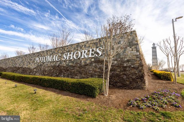 2425 MORGANS POINT DR, Dumfries, VA 22026