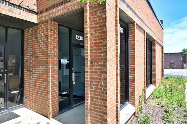 1238 REMINGTON Road, Schaumburg, IL 60173