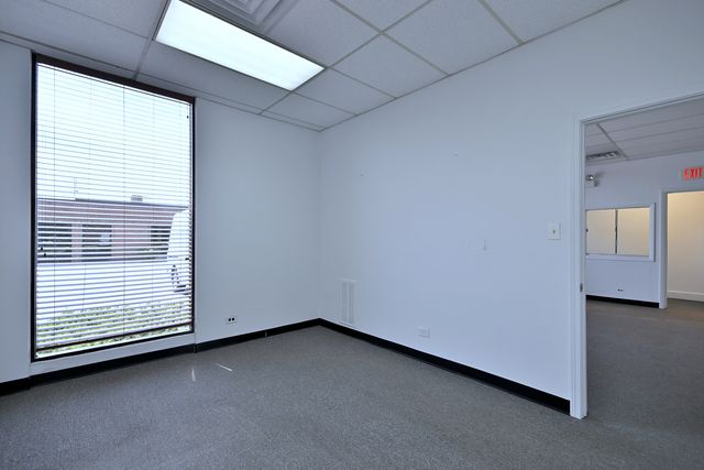 1238 REMINGTON Road, Schaumburg, IL 60173