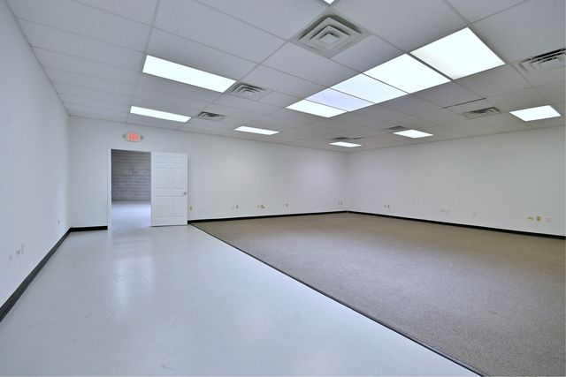 1238 REMINGTON Road, Schaumburg, IL 60173