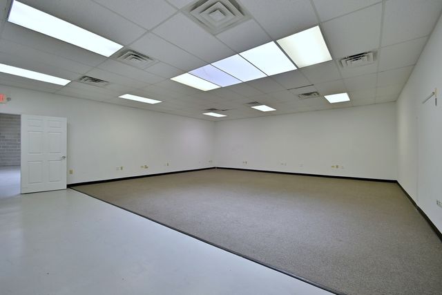 1238 REMINGTON Road, Schaumburg, IL 60173