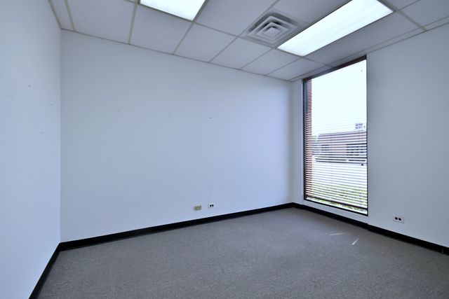 1238 REMINGTON Road, Schaumburg, IL 60173