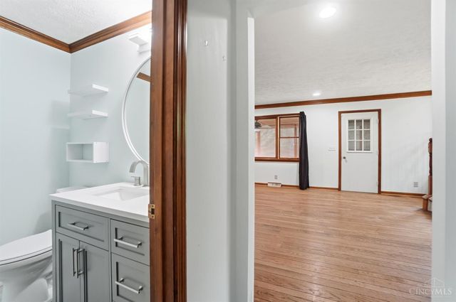 1122 Thornhill Lane, Lawrenceburg, IN 47025