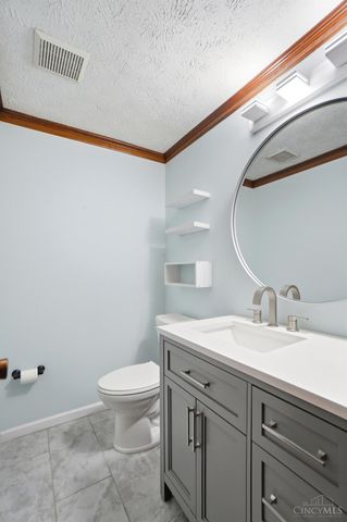 1122 Thornhill Lane, Lawrenceburg, IN 47025