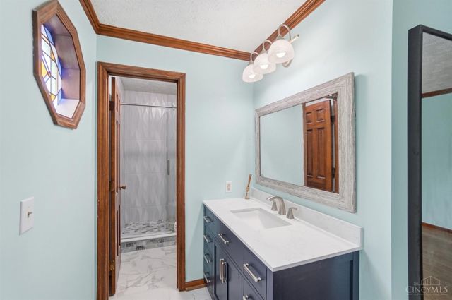 1122 Thornhill Lane, Lawrenceburg, IN 47025