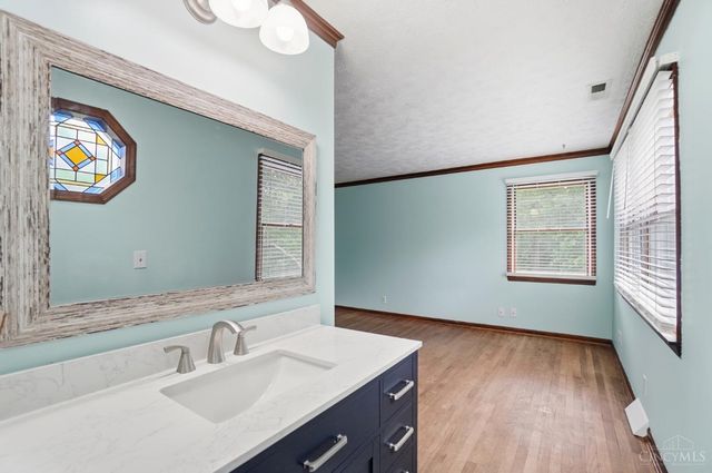1122 Thornhill Lane, Lawrenceburg, IN 47025
