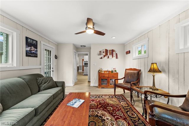 4721 Maple Street, Willoughby, OH 44094