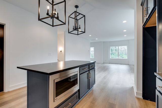 862 W Sharpe Ave Unit 2, Nashville, TN 37206