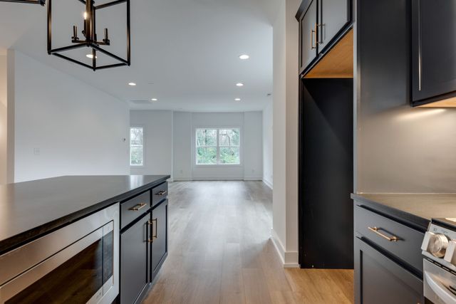 862 W Sharpe Ave Unit 2, Nashville, TN 37206