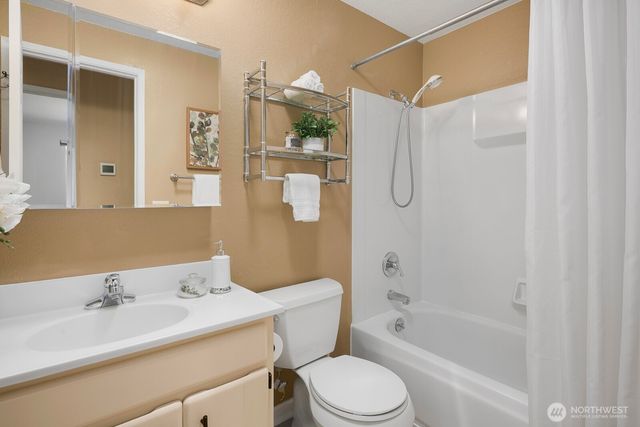 19514 35th Avenue NE, Lake Forest Park, WA 98155