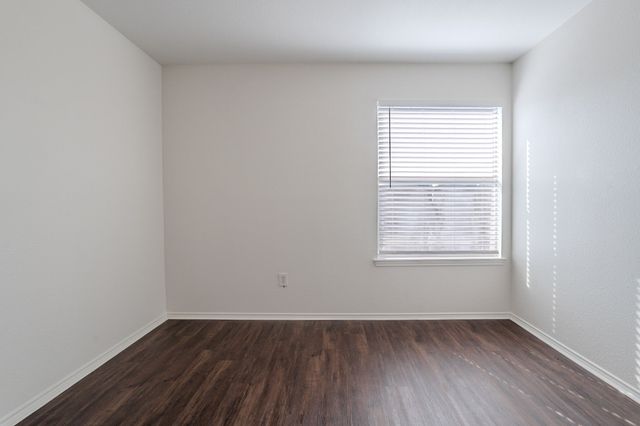 1129 Roundhouse Drive, Saginaw, TX 76131