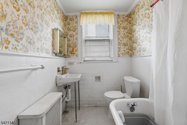 53 Sunnyside Ter, East Orange City, NJ 07018