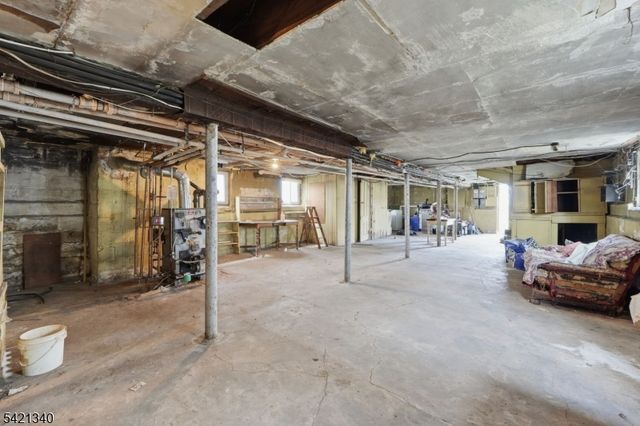 53 Sunnyside Ter, East Orange City, NJ 07018