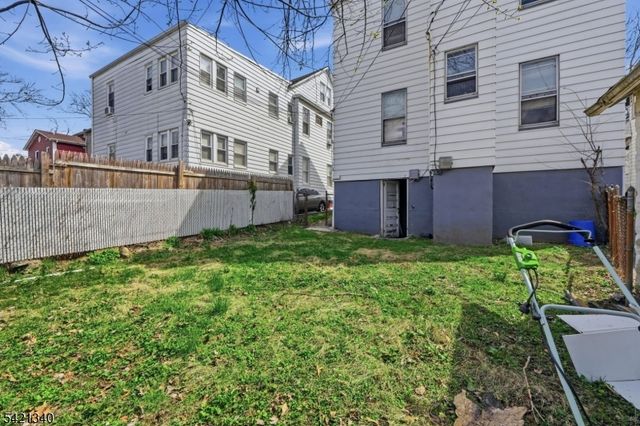 53 Sunnyside Ter, East Orange City, NJ 07018