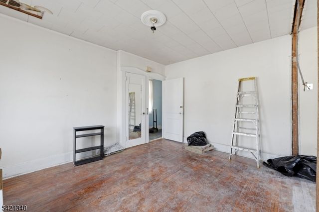 53 Sunnyside Ter, East Orange City, NJ 07018