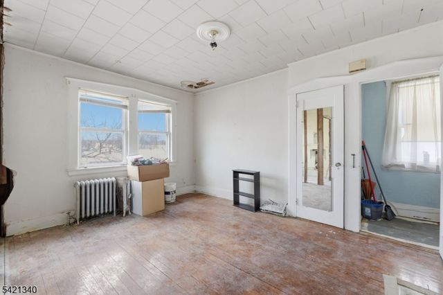 53 Sunnyside Ter, East Orange City, NJ 07018