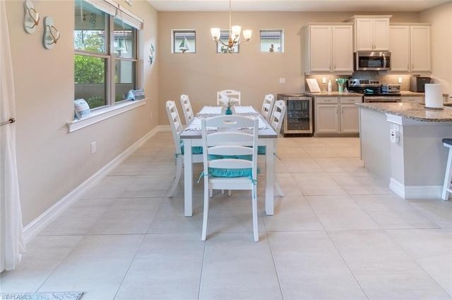 16366 BARCLAY CT, Naples, FL 34110