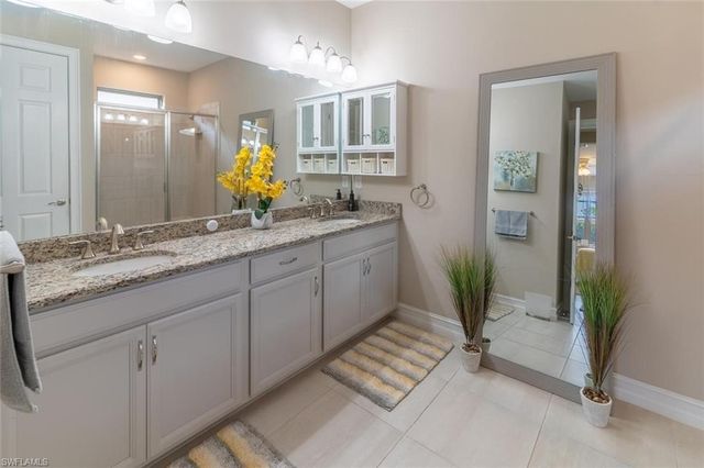 16366 BARCLAY CT, Naples, FL 34110