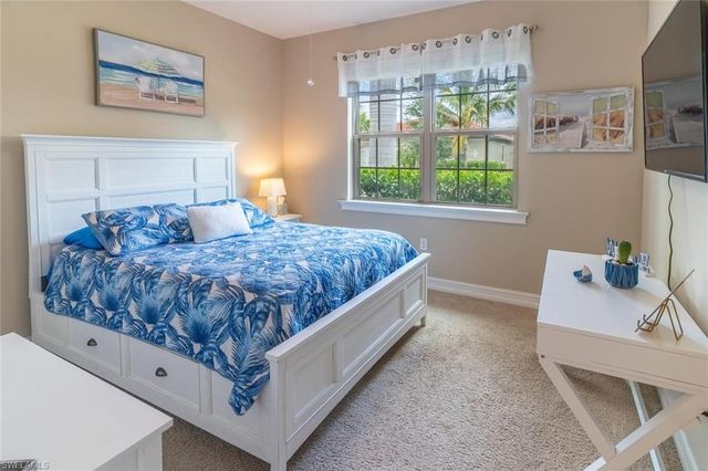 16366 BARCLAY CT, Naples, FL 34110