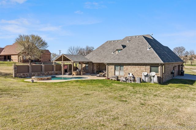 1451 Gateway Road, Ardmore, OK 73401