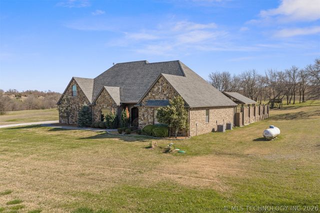 1451 Gateway Road, Ardmore, OK 73401