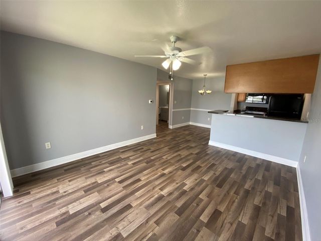 302 LAKE PARSONS GREEN 107, Brandon, FL 33511