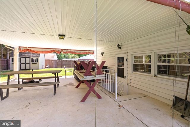 334 ERNST RD, Reading, PA 19601