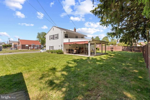334 ERNST RD, Reading, PA 19601