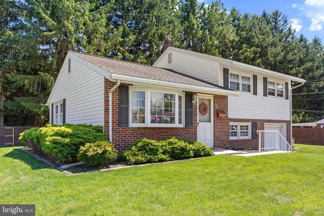 334 ERNST RD, Reading, PA 19601