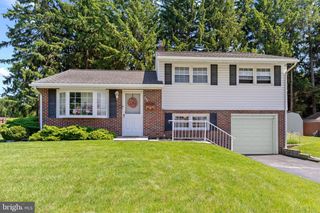 334 ERNST RD, Reading, PA 19601