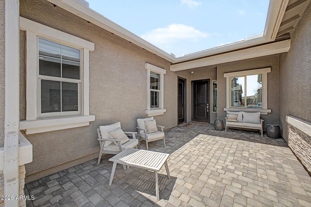 Image 3 of property listing at 21682 E LORDS Way, Queen Creek, AZ 85142